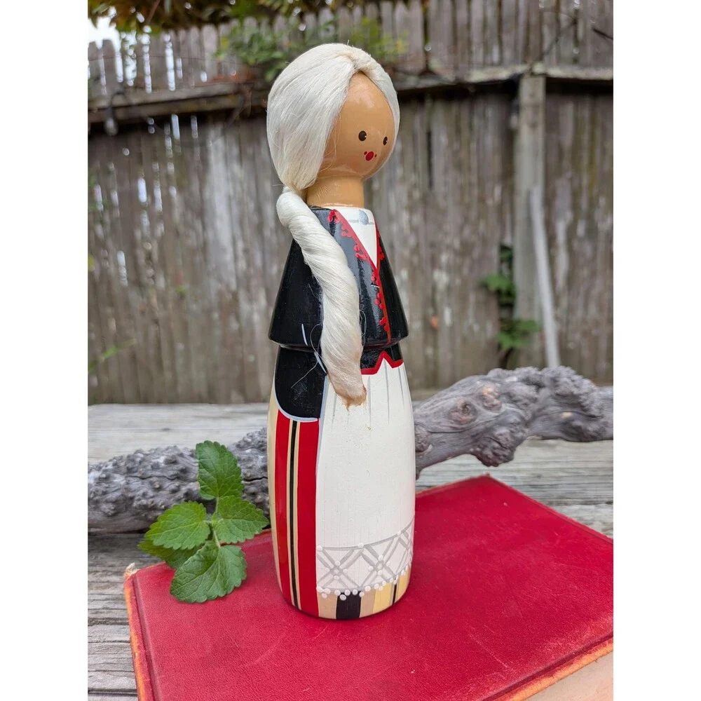 Vintage Hand Painted Wood Russian Peg Doll, Made In Estonia